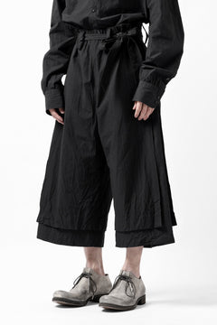 Load image into Gallery viewer, KLASICA VENT LAYERED FOLKLORE TROUSERS / HAND DYED COTTON-LINEN (BLACK)