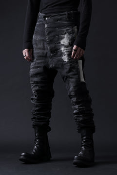 Load image into Gallery viewer, BORIS BIDJAN SABERI DROP CROTCH PANTS / STONE WASHED &amp; USED EFFECT &amp; BODY MOLDED &quot;P24-F1603K&quot; (BLACK DENIM)