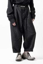 Load image into Gallery viewer, KLASICA GOSSE TWO TUCKED TROUSERS / SUMMER CHAMBRAY WOOL-LINEN (SHADOW)