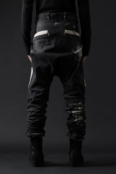 Load image into Gallery viewer, BORIS BIDJAN SABERI DROP CROTCH PANTS / STONE WASHED &amp; USED EFFECT &amp; BODY MOLDED &quot;P24-F1603K&quot; (BLACK DENIM)