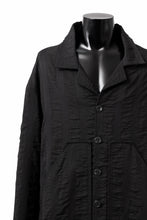 Load image into Gallery viewer, SOSNOVSKA SQUEEZED STRIPE COAT (BLACK)