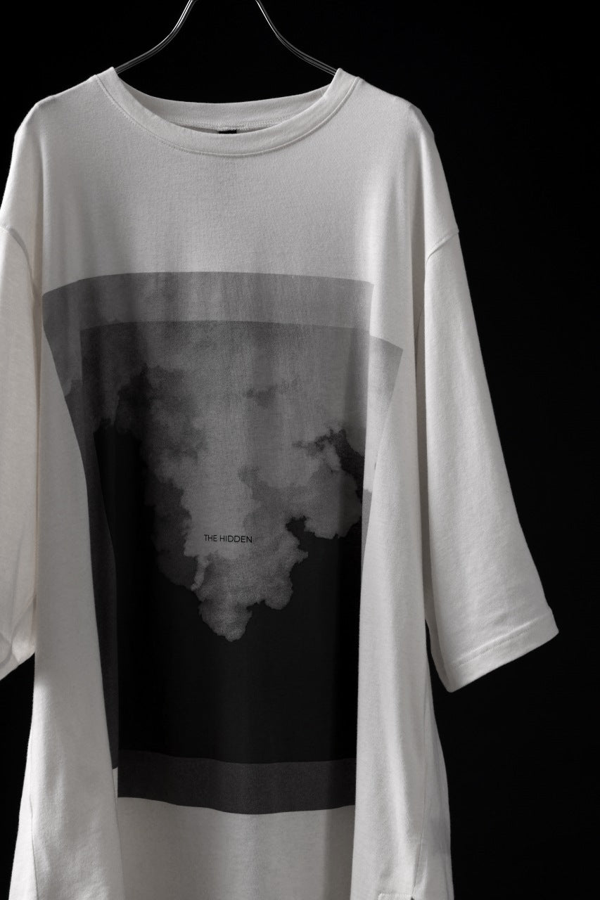 Load image into Gallery viewer, FIRST AID TO THE INJURED &quot;THE HIDDEN&quot; GRAPHIC T-SHIRT / COLD DYED (TURTLEDOVE)
