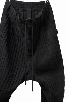 Load image into Gallery viewer, forme d&#39;expression 2 Tucked Sarouel Pants (Black)