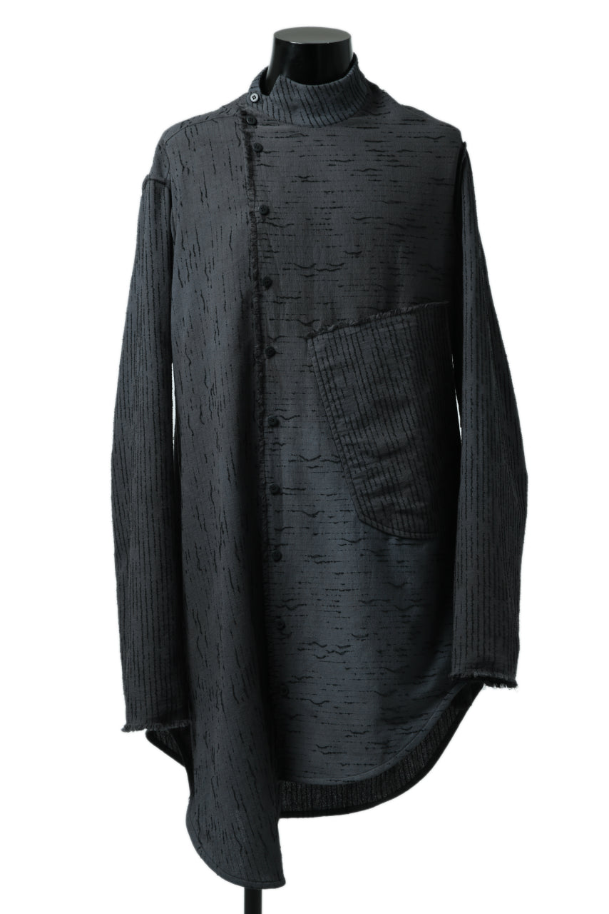 Load image into Gallery viewer, SOSNOVSKA EXTENDED THREADS SHIRT (BLACK)