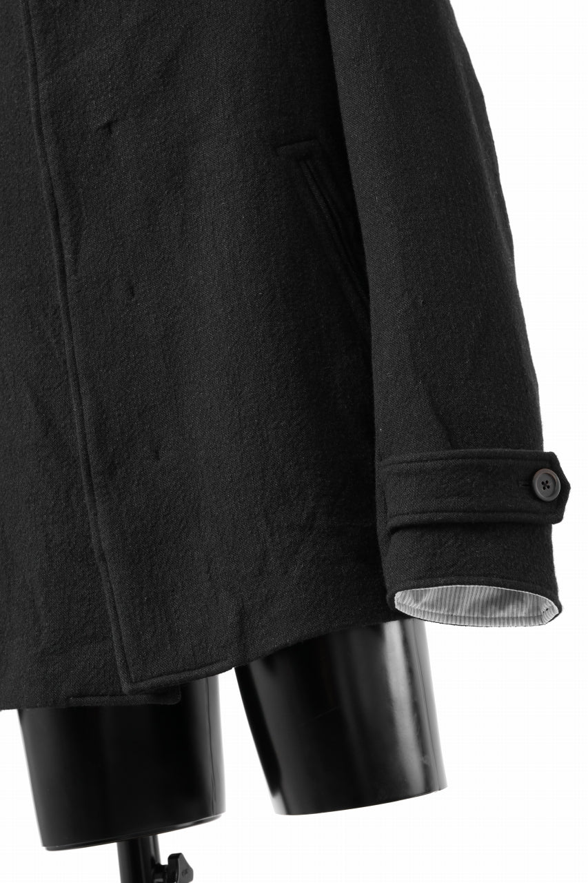 forme d'expression Hidden Plaquette Caban Short Coat (Black)
