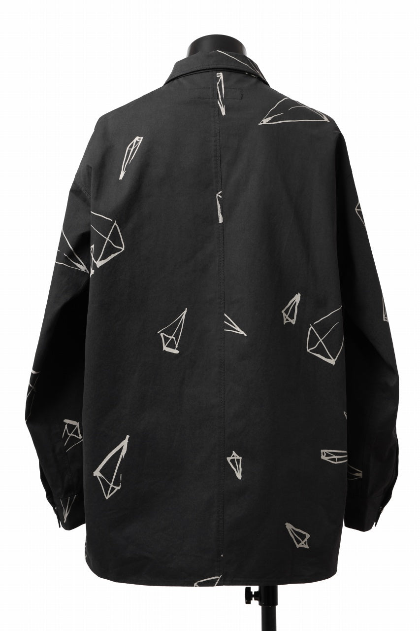 A.F ARTEFACT PYRA PATTERN PRINT SWITCHING LONG SLEEVE SHIRT (BLACK)