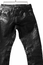 Load image into Gallery viewer, ISAMU KATAYAMA BACKLASH TIGHT STRAIGHT LEATHER PANTS / GARMENT DYED - ITALY SHOULDER (BLACK)
