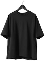 Load image into Gallery viewer, CAPERTICA OVERSIZED H/S TEE / SUVIN COTTON COMPACT JERSEY (BLACK)