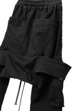 Load image into Gallery viewer, A.F ARTEFACT CARGO SAROUEL SKINNY PANTS / STRETCH COTTON DENIM (BLACK)