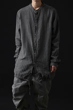 Load image into Gallery viewer, daub STRIPE LONG SHIRT / COLD DYED SOFT TWILL (GREY)