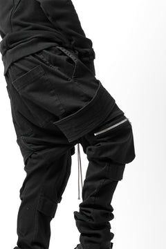 画像をギャラリービューアに読み込む, A.F ARTEFACT FLAP-DETAIL SLIM CARGO PANTS / HI-STRETCH DENIM (BLACK)