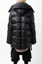 Load image into Gallery viewer, A.F ARTEFACT DUVET-VERTICAL DOWN JACKET (BLACK)