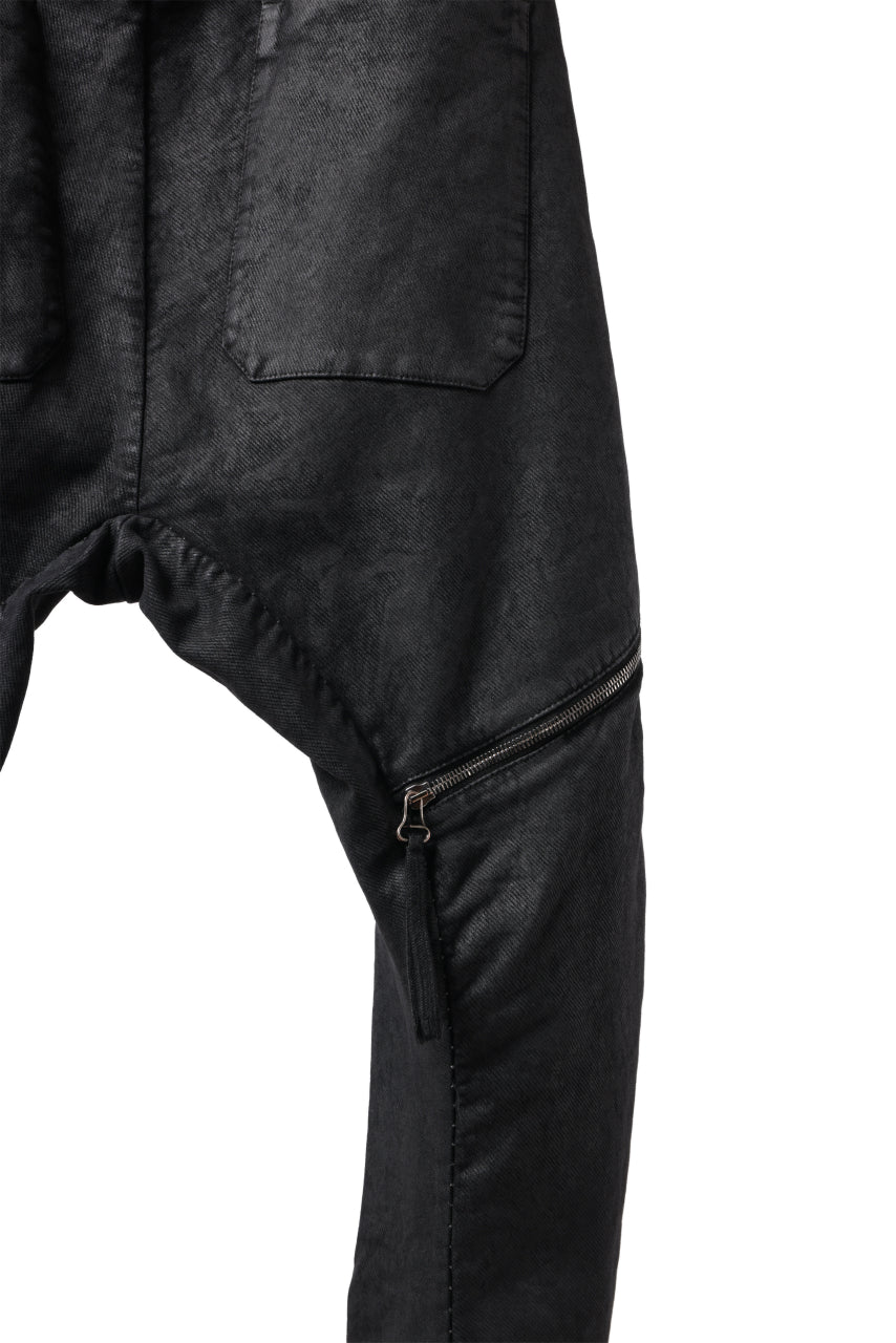 Load image into Gallery viewer, masnada ICONIC ZIP PANTS / STRETCH REPURPOSED COTTON (SMEARED BLACK)
