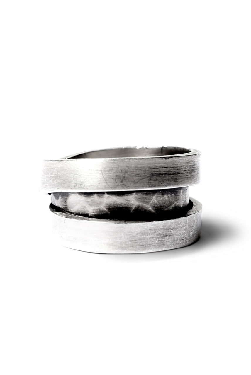 Holzpuppe Triple banded silver ring with unique texture