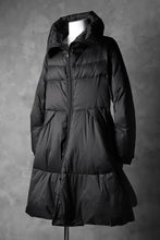 Load image into Gallery viewer, RUNDHOLZ HIGHNECK WARM COAT / DOWN PADDING (ARABICA)