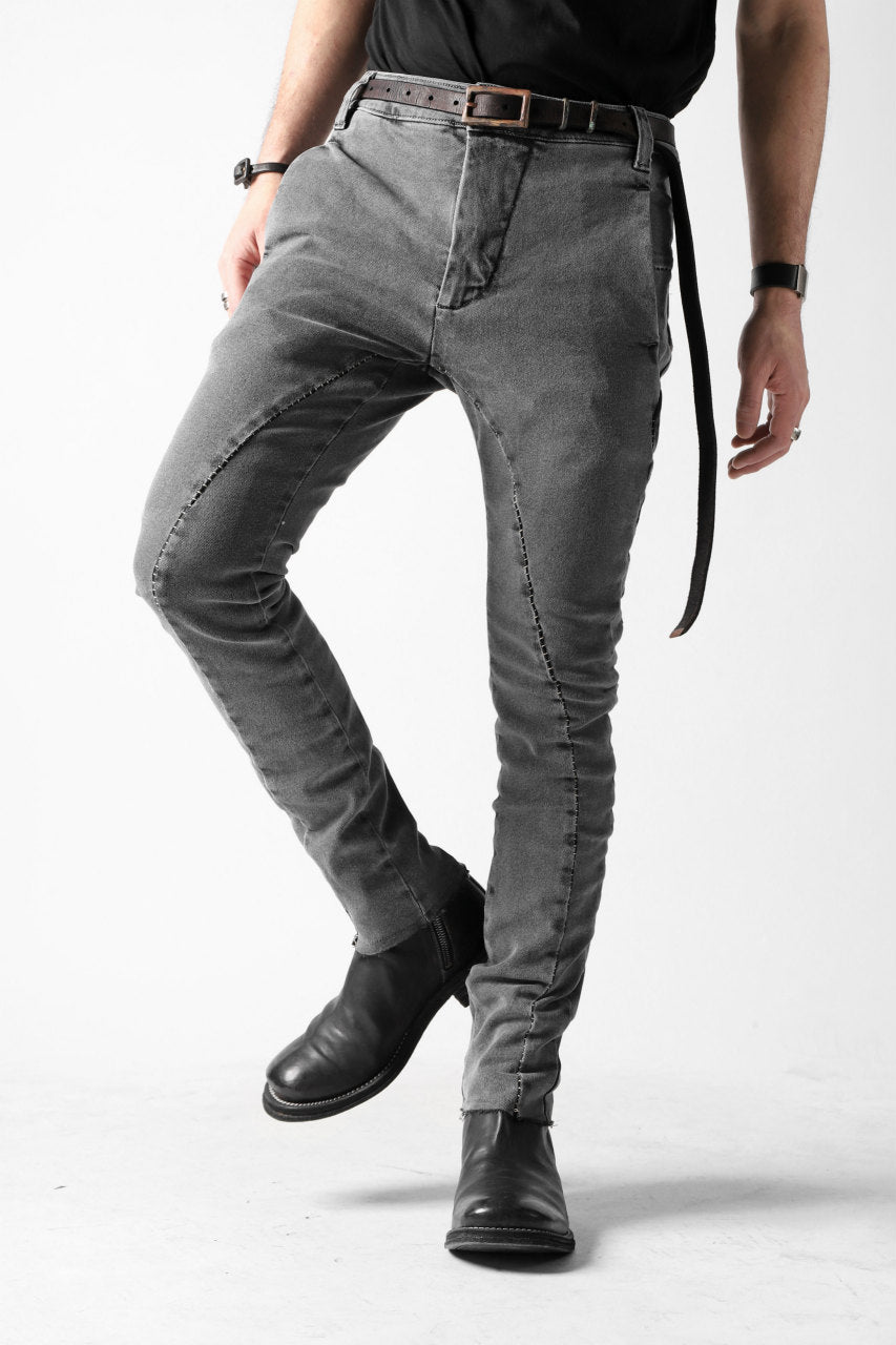 Load image into Gallery viewer, thomkrom OVER LOCKED SLIM TROUSERS / FADE STRETCH DENIM (LIGHT GREY)
