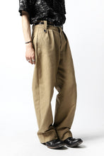 Load image into Gallery viewer, sus-sous gurkha trousers yarn dyed OX (BEIGE)