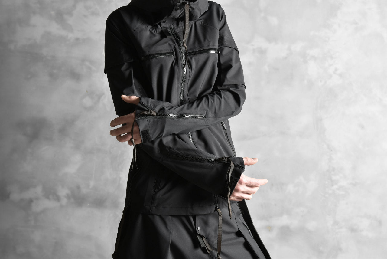 N/07 schoeller® Pro-Tech System Hooded Jacket / Black Grosgrain