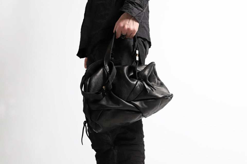 Load image into Gallery viewer, LEON EMANUEL BLANCK exclusive DISTORTION SMALL WEEKENDER BAG / GUIDI HORSE LEATHER (BLACK)