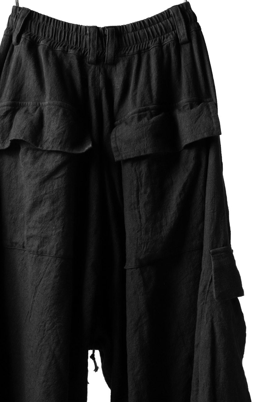 Load image into Gallery viewer, A.F ARTEFACT DRAWSTRING-HEM WIDE CARGO PANTS (BLACK)