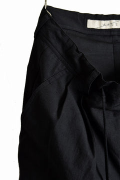 画像をギャラリービューアに読み込む, N/07 &quot;MAUSK Detail&quot;  Three Dimensional Wide Tuck &amp; Dart Cropped Pants with Draw Code (BLACK)