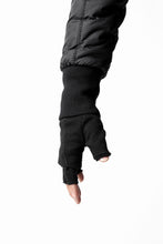 Load image into Gallery viewer, thomkrom LAYERED FINGER GLOVES / JERSEY OVERLOCKED (BLACK)