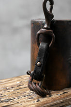 Load image into Gallery viewer, Chörds; T.2. KEY RING / HORSE BUTT LEATHER (BLACK)