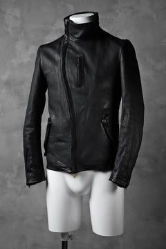 Load image into Gallery viewer, ierib exclusive high neck curved zip jacket / oiled horse soften (BLACK)