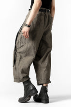 画像をギャラリービューアに読み込む, YUTA MATSUOKA cross switch cropped pants / spec dyed canvas (khaki)