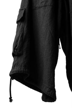 Load image into Gallery viewer, A.F ARTEFACT DRAWSTRING-HEM WIDE CARGO PANTS (BLACK)