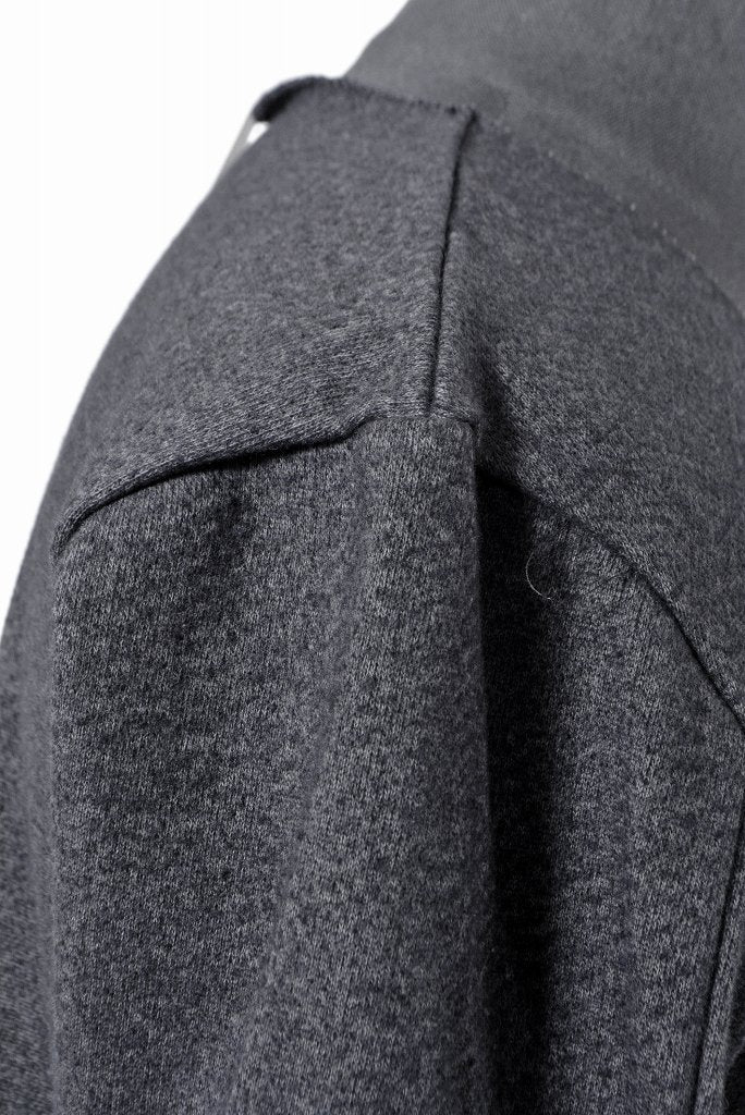N/07 curved seam l/s "arte" [cotton fleecy knitting needle punch] (BLACK)