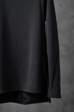 Load image into Gallery viewer, A.F ARTEFACT exclusive BomberHEAT® DRAPED HIGH NECK TOPS (DARK GREY)