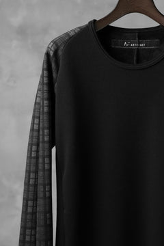 Load image into Gallery viewer, A.F ARTEFACT exclusive BomberHEAT® PLAID RAGLAN TOPS (BLACK×GREY)