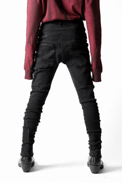 Load image into Gallery viewer, thomkrom OVERLOCKED SKINNY TROUSERS / STRETCH DENIM (BLACK)