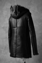 Load image into Gallery viewer, ierib exclusive hooded half coat / toscana baby sheep shearling mouton (BLACK)