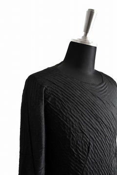 Load image into Gallery viewer, LEON EMANUEL BLANCK DISTORTION GLOVED SWEATER / DOUBLEFACE JERSEY (BLACK)