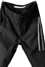 Load image into Gallery viewer, N/07 &quot;MAUSK Detail&quot; 3-DIMENSION CURVE CROPPED PANTS (BLACK)