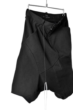 Load image into Gallery viewer, LEON EMANUEL BLANCK DISTORTION DROP CROTCH SHORTS / STRETCH TWILL (BLACK)