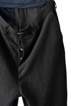 Load image into Gallery viewer, blackcrow linen-cotton woven short trousers (BLACK)