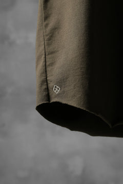 Load image into Gallery viewer, blackcrow short sleeve cutsewn / silky touch cotton (khaki)