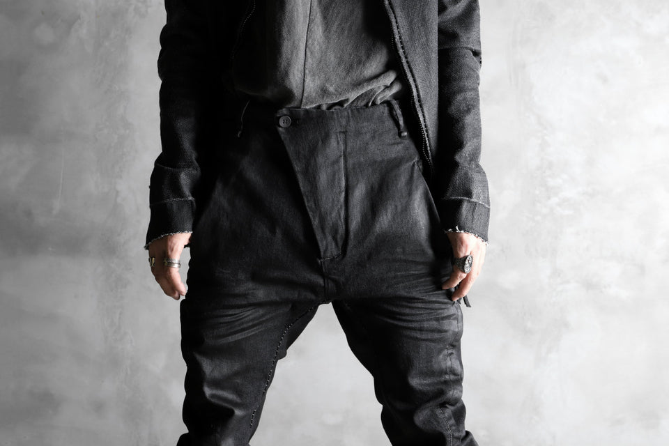 Load image into Gallery viewer, masnada SCAR STITCHED BIAS FRONT BAGGY PANT / COATING DENIM (BLACK)