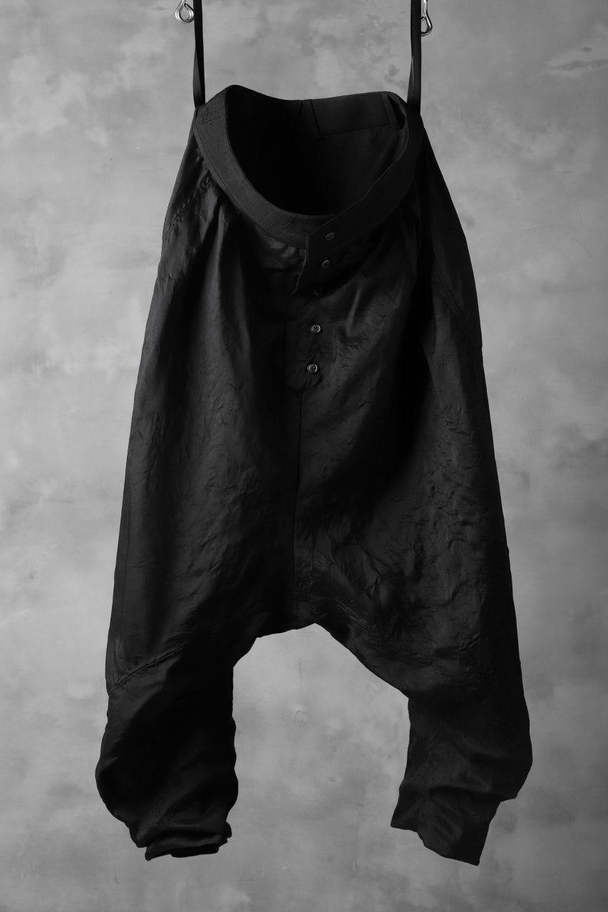 Load image into Gallery viewer, SOSNOVSKA exclusive NARROW CLOWN PANTS / SCRATCHED SILK (BLACK)