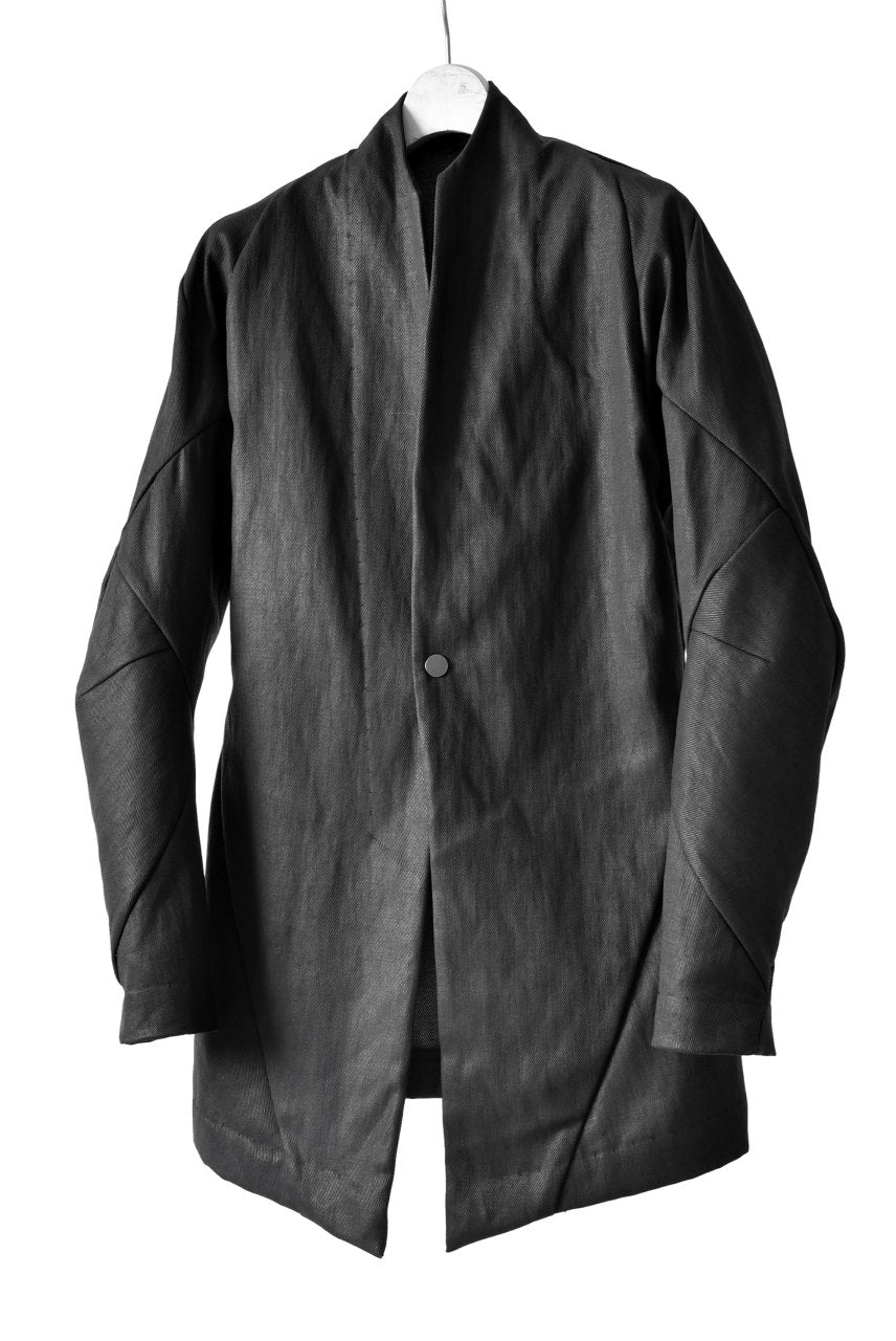 画像をギャラリービューアに読み込む, LEON EMANUEL BLANCK FORCED SHORT BLAZER JACKET with LAPEL / PLAIN STITCH / RESINATED CL-TWILL (BLACK)