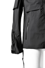 Load image into Gallery viewer, N/07 schoeller® Pro-Tech System Hooded Jacket / Black Grosgrain