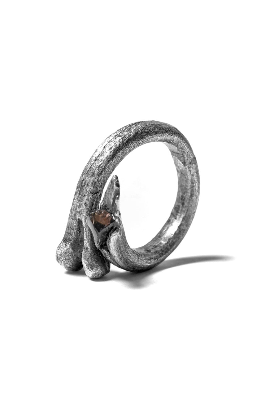 Load image into Gallery viewer, Holzpuppe exclusive Bone ring with Smoke Quartz
