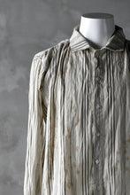 画像をギャラリービューアに読み込む, Aleksandr Manamis High Collar Stripe Shirt / Tea Stain Dyed