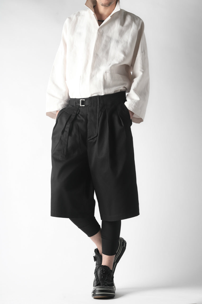 KAZUYUKI KUMAGAI 2Tuck Trouser Style Short Pants / Compact Cotton Twill (BLACK)