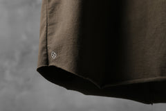 Load image into Gallery viewer, blackcrow short sleeve cutsewn / silky touch cotton (khaki)