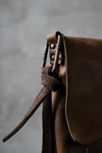 Load image into Gallery viewer, Chörds; F3. SHOULDER BAG / HORSE BUTT FULL GRAIN (CAMEL)
