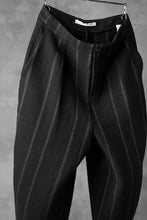 画像をギャラリービューアに読み込む, Aleksandr Manamis Cropped Stripe Pant